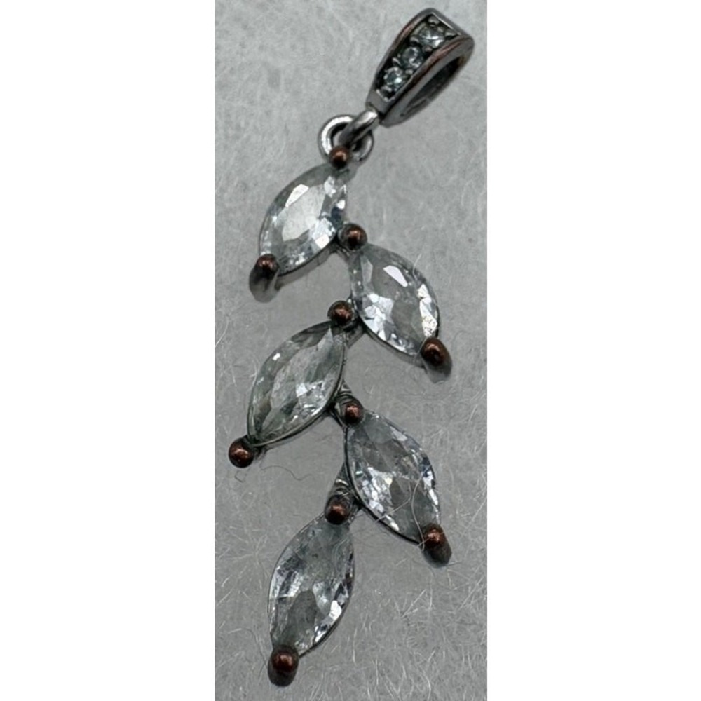 Silver Tone Rhinestone Leaf Pendant 1" Vintage Style Charm with Jewelry‎ Box